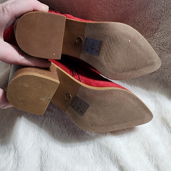 Journee Collection Hartly Red Fringe Boots 5.5 X-Wide Calf - Picture 2 of 3